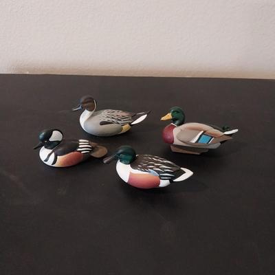 4 DUCKS UNLIMITED FIGURES