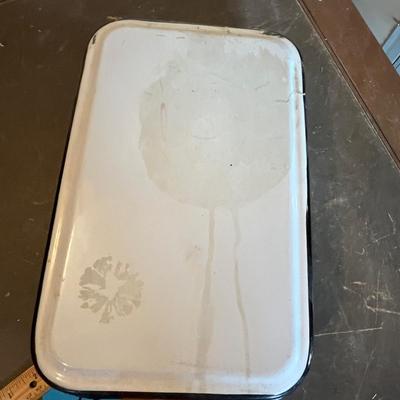 Graniteware lided storage box