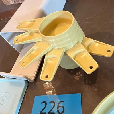 Tupperware Lot