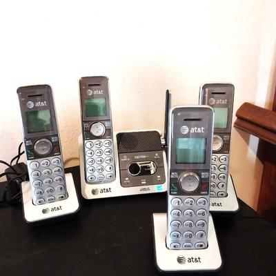 AT&T 4 HANDSET CORDLESS PHONES AND A WEATHER STATION