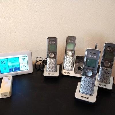 AT&T 4 HANDSET CORDLESS PHONES AND A WEATHER STATION
