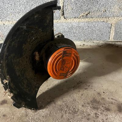 Black & Decker Cordless String Trimmer & Electric Blower/Vacuum (BS1-MG)