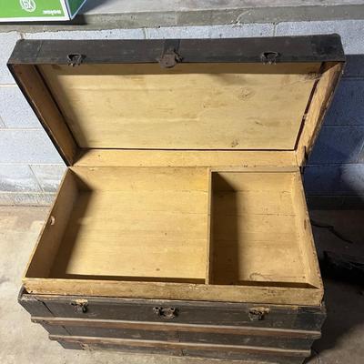 Vintage Wooden Trunk (BS1-MG)