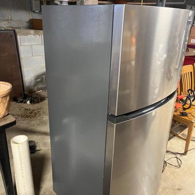 Frigidaire Refrigerator (BS1-MG)