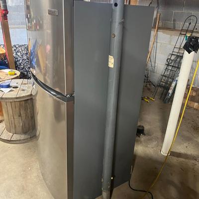 Frigidaire Refrigerator (BS1-MG)