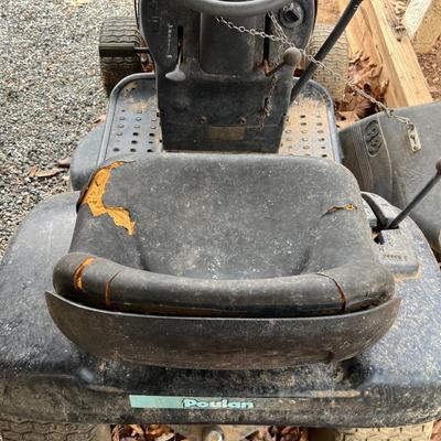 Poulan Riding Lawnmower (Y-MG)
