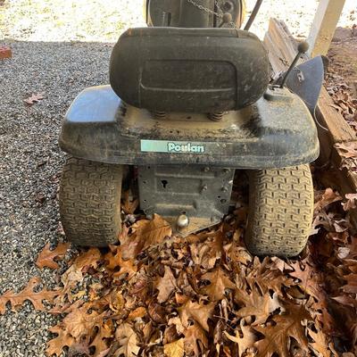 Poulan Riding Lawnmower (Y-MG)