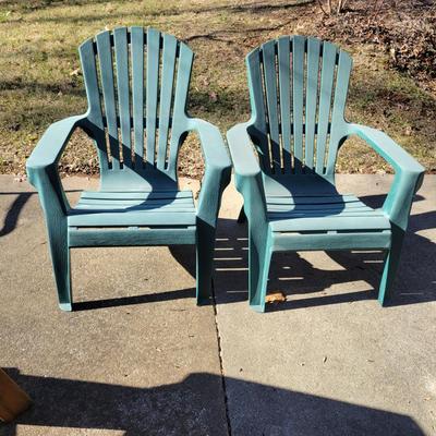 Pair of Green Adirondack-Style Patio Chairs (Y-DW)