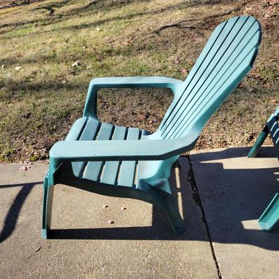 Pair of Green Adirondack-Style Patio Chairs (Y-DW)