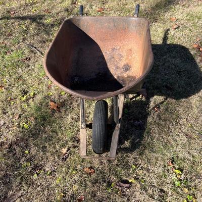 True Temper 6 Cubic Foot Wheelbarrow (Y-MG)