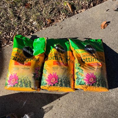 MiracleGro Potting Mix & More (Y-MG)