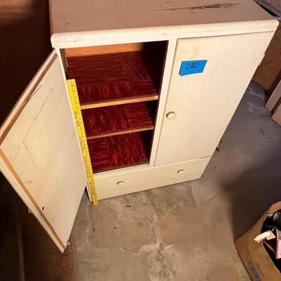 Cute little kitchen cabinet