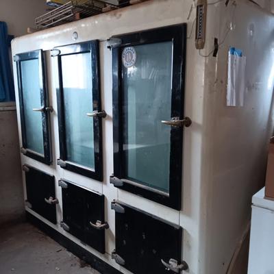 Antique Tyler Niles Michigan working refrigerator Great for hanging deer or other meat sources. Hunter's Refrigerator