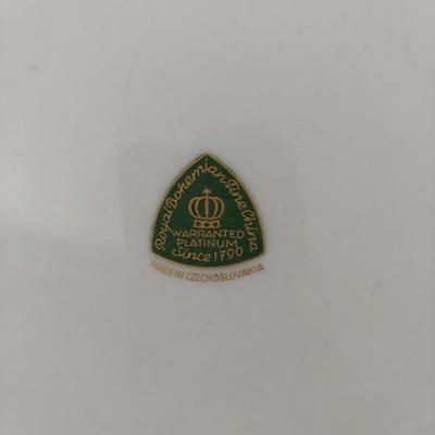 Plate Display Shelf and Collectible Vintage China (B3-BBL)