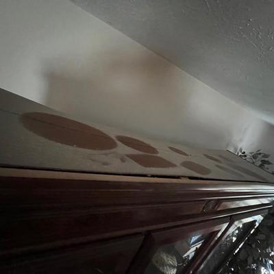 Vintage French Provincial China Hutch (B3-BBL)