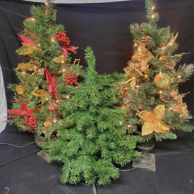 Topiary Christmas Trees (BS2-DW)