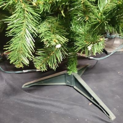 Topiary Christmas Trees (BS2-DW)