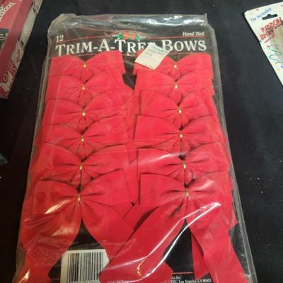 Christmas Wrapping Paper, Bows, Gift Bags & More (BS2-DW)