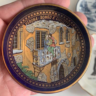 Large Lot of World Travel Ashtray Small Saucers