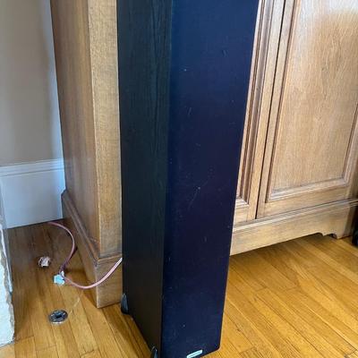 Polk Audio tall Speakers, model TSI300, Pair