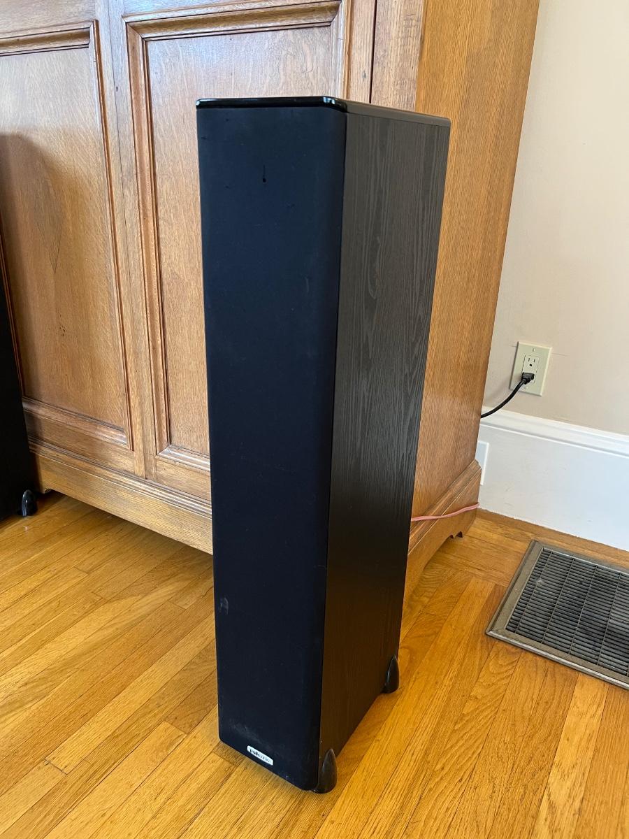 Polk Audio tall Speakers, model TSI300, Pair