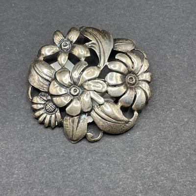 Sterling Silver Floral Pattern Brooch