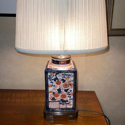 Antique Imari pattern tea caddy porcelain table lamp