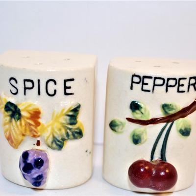Vintage "Spice + Pepper" Set with Flat Back and Fruit 2 1/2"