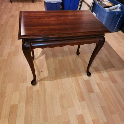 Queen Anna Style Tea Table 28x18x 24