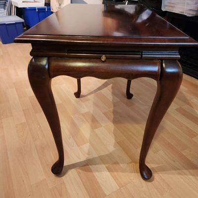 Queen Anna Style Tea Table 28x18x 24