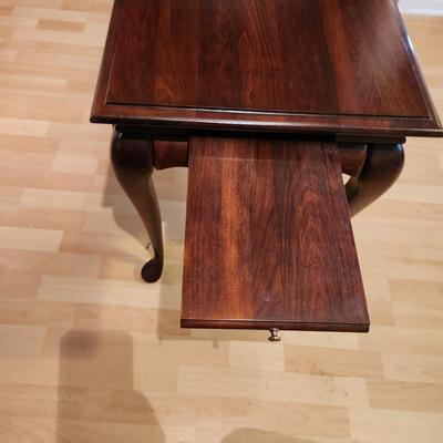 Queen Anna Style Tea Table 28x18x 24