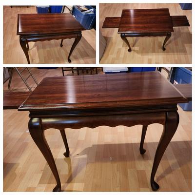 Queen Anna Style Tea Table 28x18x 24