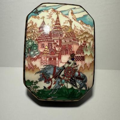 Heinrich Villeroy & Boch Russian Fairy Tales Trinket Box - Maria Morevna Castle