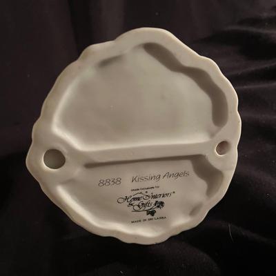 Kissing Figurines (B3-MG)