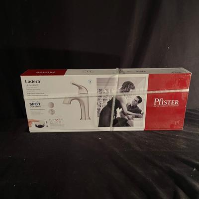 NIB Glacier Bay Sink, Faucet, Moen Towel Racks & More (B3-MG)