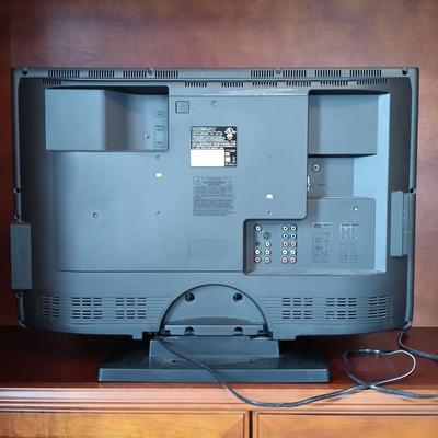 LOT1-O: Magnavox HDTV Model 32MF338B/27 with Remote Control and Owners Guide