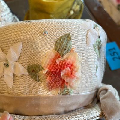 Lot of ladies hats