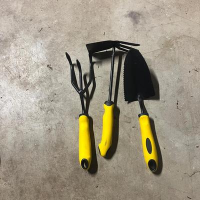 Garden Tools w/ Trellises, Tomato Cages, & More (BS1-MG)