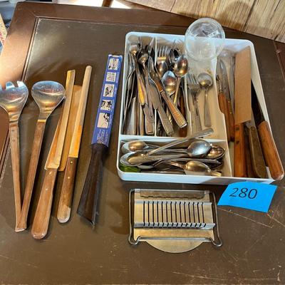 Lot of flatware