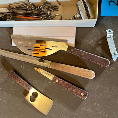 More knives!