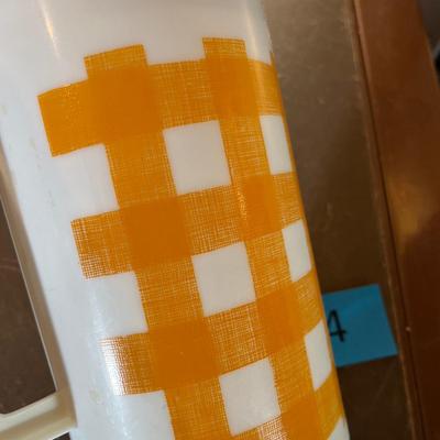 Wow! Totally 70s pitcher