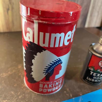 Texaco Oil tin & Calumet Baking Soda Tin