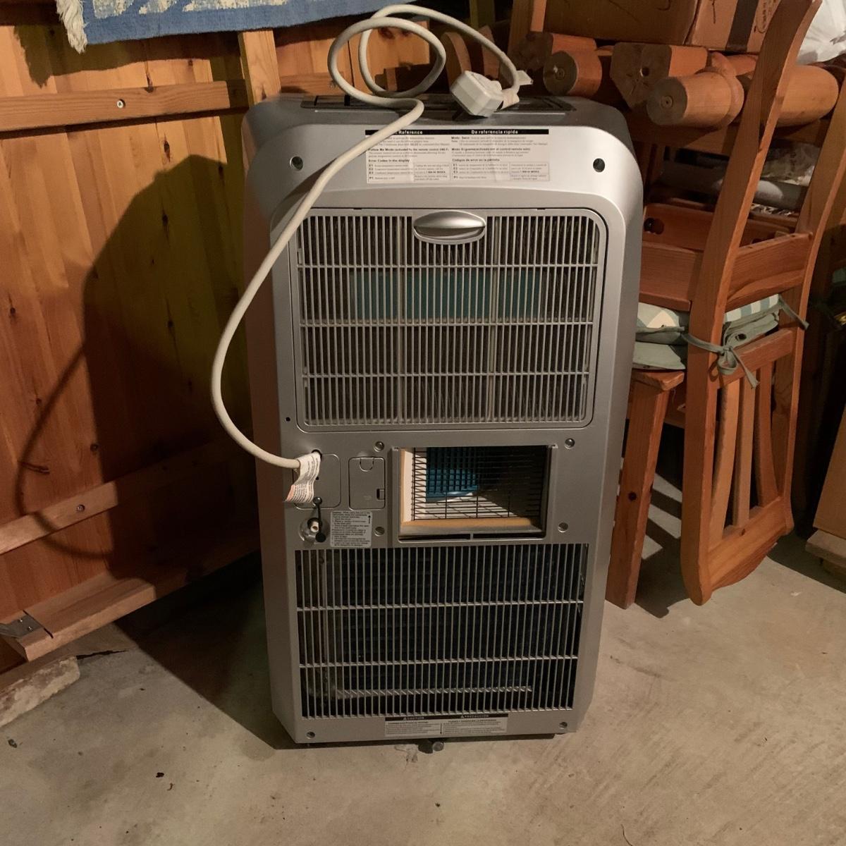 Lot 500R Everstar Roller Floor Portable Air Conditioner Model MPM2