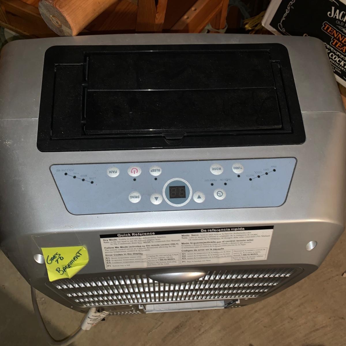 Lot 501R Everstar Roller Floor Portable Air Conditioner Model MPM2