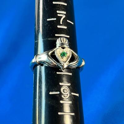 STERLING IRISH CLADDAGH RING HANDS HOLDING HEART & CROWN WITH GREEN GEMSTONE