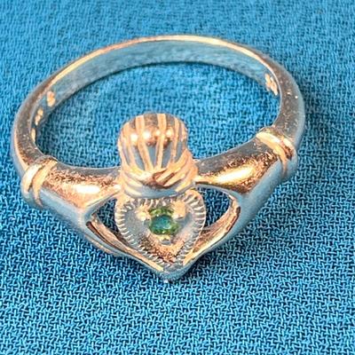 STERLING IRISH CLADDAGH RING HANDS HOLDING HEART & CROWN WITH GREEN GEMSTONE