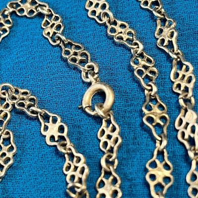 EXCEPTIONAL SILVER AND TURQUOISE PENDANT NECKLACE FANCY FILIGREE SURROUND AND CHAIN