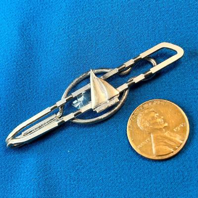VINTAGE SILVERTONE SAILBOAT TIE BAR