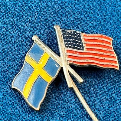 FLAGS OF U.S.A. AND SWEDEN ENAMELED STICK PIN
