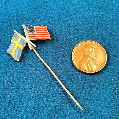FLAGS OF U.S.A. AND SWEDEN ENAMELED STICK PIN